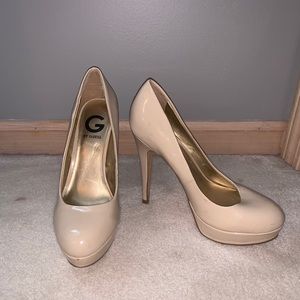 Guess tan heels